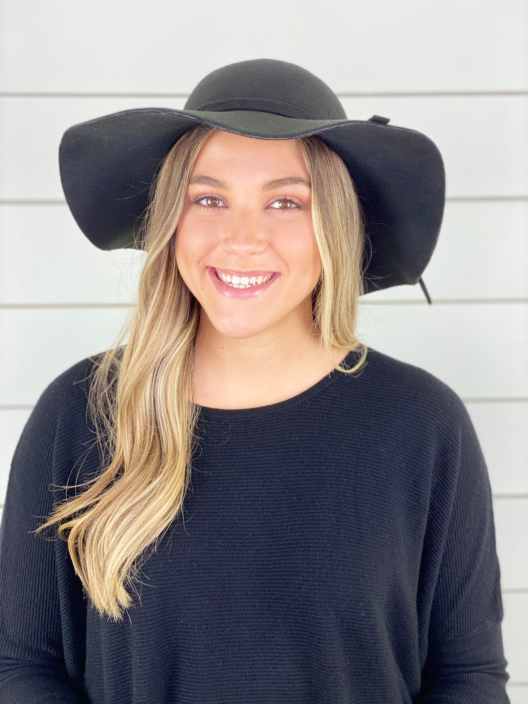Round Felt Hat - Multiple Colors