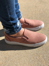 Tracer Perforated Slip On Sneaker - Mauve